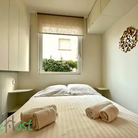 Place Du Port Vieux Beautiful 4 People Apartment *